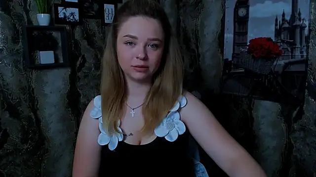 Snapshot of NicoleAura chatting on June 1, 2026, 6:26 am NicoleAura online show from June 1, 2026, 6:26 am