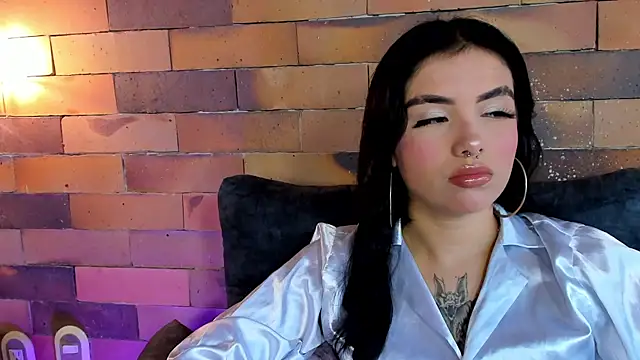 isabella hv online show from April 21, 2026, 4:01 pm
