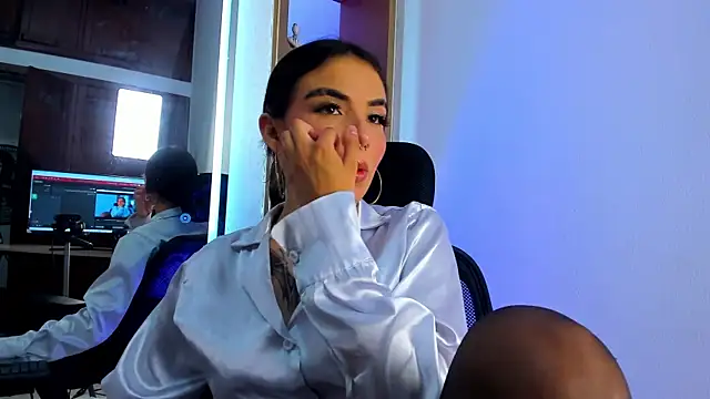 isabella hv online show from May 30, 2026, 7:44 pm