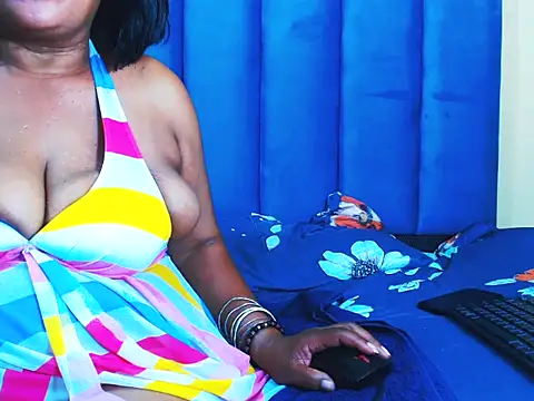 ThickSexyBoobs online show from April 25, 2026, 1:41 pm
