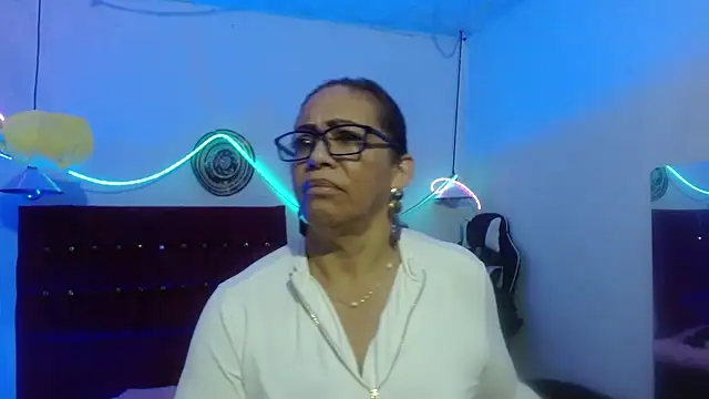 Sweet-Mommy-Milf online show from May 28, 2026, 12:52 am