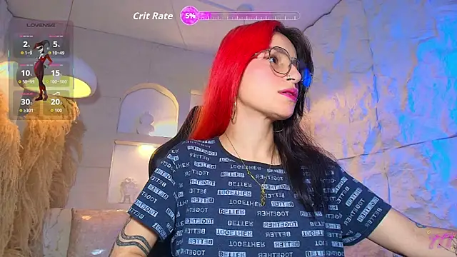 Snapshot of Moon_Red_r chatting on May 5, 2026, 12:35 pm Moon Red r online show from May 5, 2026, 12:35 pm