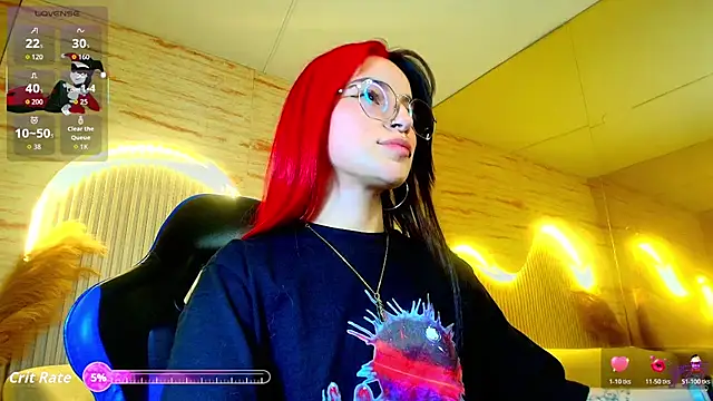 Snapshot of Moon_Red_r chatting on May 25, 2026, 7:42 pm Moon Red r online show from May 25, 2026, 7:42 pm