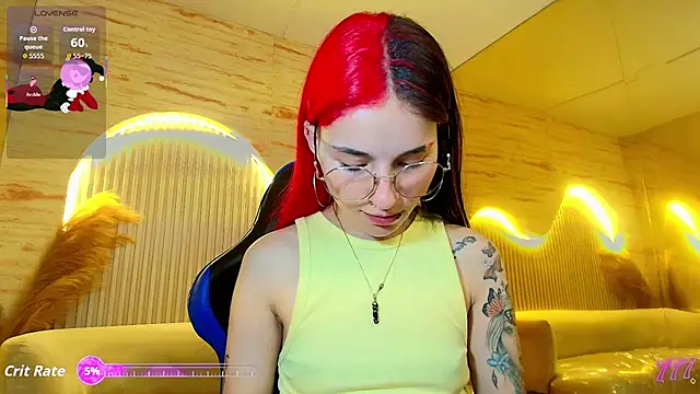Snapshot of Moon_Red_r chatting on May 27, 2026, 12:46 pm Moon Red r online show from May 27, 2026, 12:46 pm