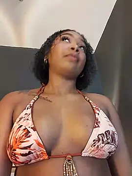Chloe LaurentXXX online show from May 20, 2026, 4:46 pm