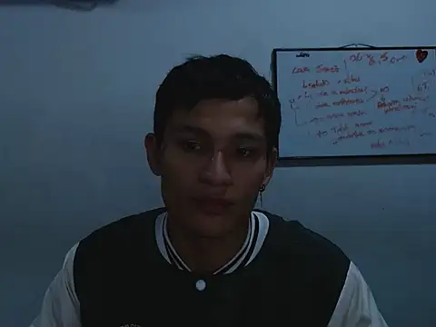 Damian Garciaa online show from May 5, 2026, 1:02 am