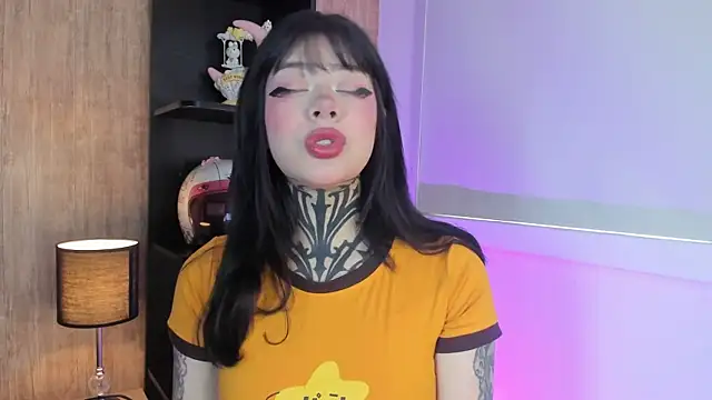 Snapshot of hanna_riu chatting on May 23, 2026, 2:21 pm hanna riu online show from May 23, 2026, 2:21 pm