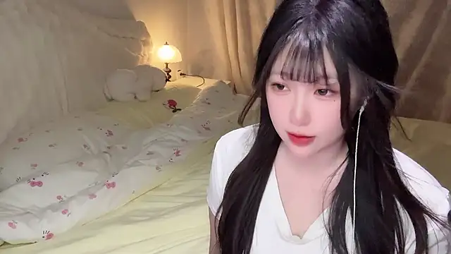 SweetButWildbaby online show from May 1, 2026, 4:33 pm