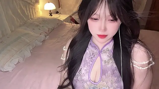 SweetButWildbaby online show from May 31, 2026, 1:07 pm
