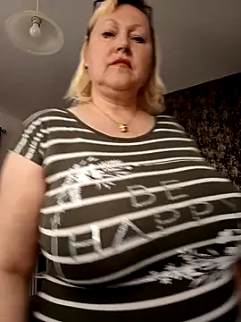 Snapshot of I_amVeronicle chatting on April 25, 2026, 12:30 pm I amVeronicle online show from April 25, 2026, 12:30 pm