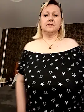 Snapshot of I_amVeronicle chatting on May 1, 2026, 5:39 pm I amVeronicle online show from May 1, 2026, 5:39 pm