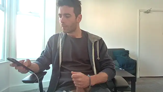 Snapshot of frenchbdmaninlondon chatting on April 27, 2026, 11:08 am frenchbdmaninlondon online show from April 27, 2026, 11:08 am