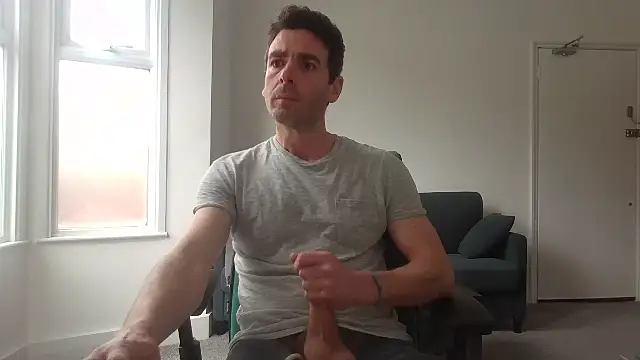Snapshot of frenchbdmaninlondon chatting on May 20, 2026, 2:45 pm frenchbdmaninlondon online show from May 20, 2026, 2:45 pm