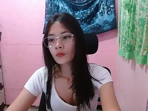 Sweetsexylady19 online show from May 6, 2026, 12:21 pm