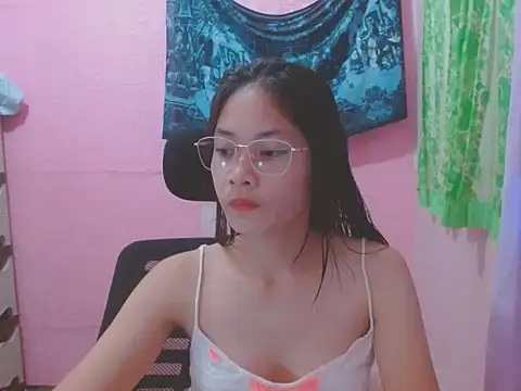 Sweetsexylady19 online show from May 11, 2026, 12:44 pm