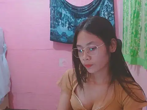Sweetsexylady19 online show from May 17, 2026, 1:18 pm