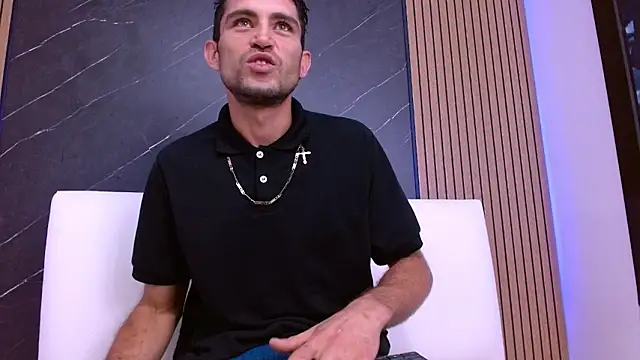 Snapshot of Andres_Colins1 chatting on May 22, 2026, 5:40 pm Andres Colins1 online show from May 22, 2026, 5:40 pm