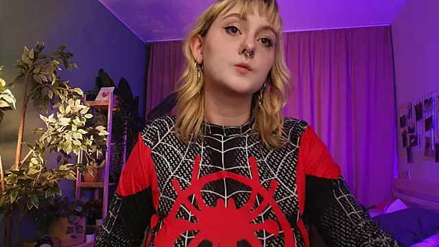 Emma Thomps online show from May 15, 2026, 2:02 pm