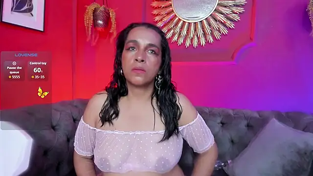 Snapshot of Rosie_Stone chatting on May 28, 2026, 3:37 am Rosie Stone online show from May 28, 2026, 3:37 am