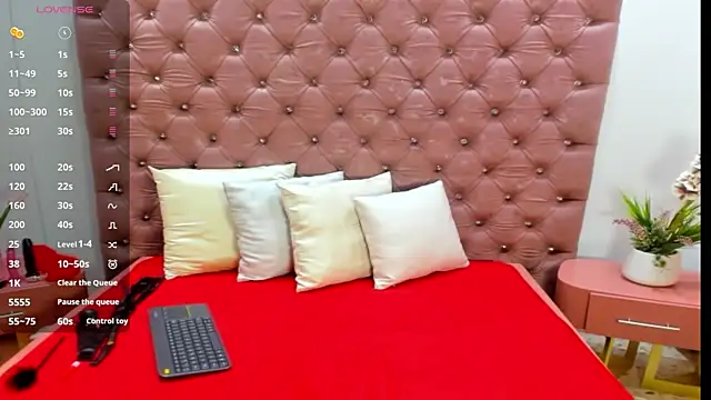 Bella Rouge0 online show from July 17, 2026, 2:13 pm
