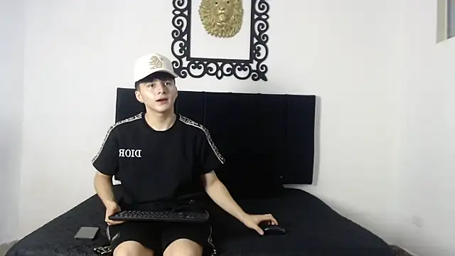 LunayDream online show from May 11, 2026, 12:22 pm