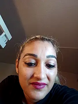 Lina199802 online show from May 24, 2026, 4:23 pm