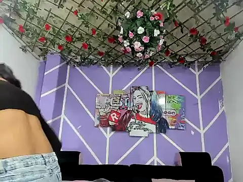 Snapshot of DAHNE_HOT_ chatting on April 21, 2026, 1:42 am DAHNE HOT online show from April 21, 2026, 1:42 am