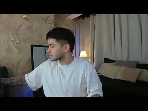Snapshot of RONNY_COLTON chatting on April 20, 2026, 1:19 am RONNY COLTON online show from April 20, 2026, 1:19 am