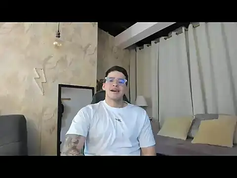 Snapshot of RONNY_COLTON chatting on April 25, 2026, 1:08 am RONNY COLTON online show from April 25, 2026, 1:08 am