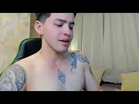 Snapshot of RONNY_COLTON chatting on May 10, 2026, 10:37 pm RONNY COLTON online show from May 10, 2026, 10:37 pm