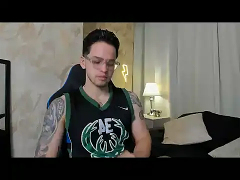 Snapshot of RONNY_COLTON chatting on May 17, 2026, 11:06 am RONNY COLTON online show from May 17, 2026, 11:06 am