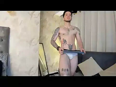 Snapshot of RONNY_COLTON chatting on May 24, 2026, 8:52 am RONNY COLTON online show from May 24, 2026, 8:52 am