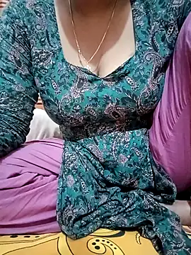 Misty-Meya online show from May 5, 2026, 3:47 am