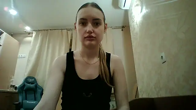 Snapshot of Lisanta chatting on April 21, 2026, 6:12 pm Lisanta online show from April 21, 2026, 6:12 pm