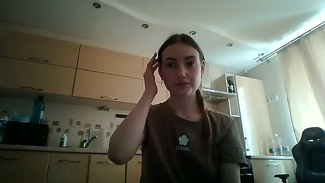 Snapshot of Lisanta chatting on May 4, 2026, 12:12 pm Lisanta online show from May 4, 2026, 12:12 pm