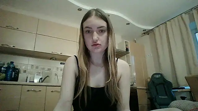 Snapshot of Lisanta chatting on May 5, 2026, 5:10 pm Lisanta online show from May 5, 2026, 5:10 pm