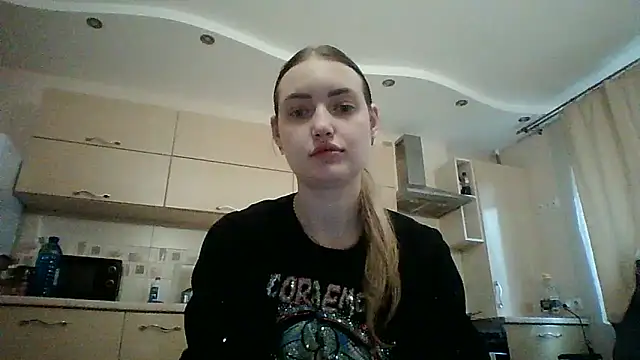 Snapshot of Lisanta chatting on May 11, 2026, 4:15 pm Lisanta online show from May 11, 2026, 4:15 pm