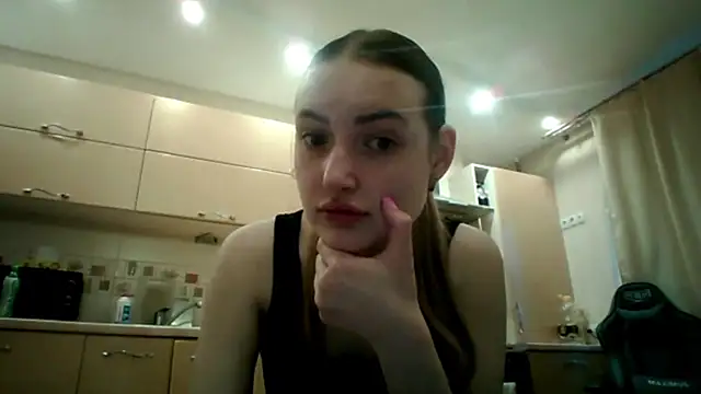 Snapshot of Lisanta chatting on May 13, 2026, 4:48 pm Lisanta online show from May 13, 2026, 4:48 pm