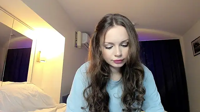 sweettitsbby online show from May 7, 2026, 6:57 pm