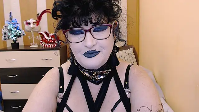 Snapshot of QuuenOfSin chatting on December 19, 2025, 4:41 am QuuenOfSin online show from December 19, 2025, 4:41 am