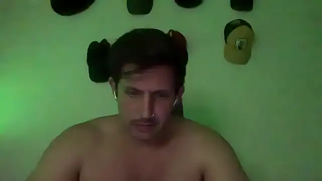 MathiasBellucci online show from April 27, 2026, 9:35 pm