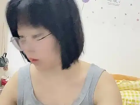 Snapshot of Belle-LL chatting on April 28, 2026, 2:44 pm Belle-LL online show from April 28, 2026, 2:44 pm