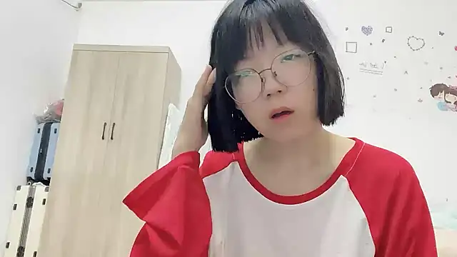 Snapshot of Belle-LL chatting on May 11, 2026, 3:40 pm Belle-LL online show from May 11, 2026, 3:40 pm
