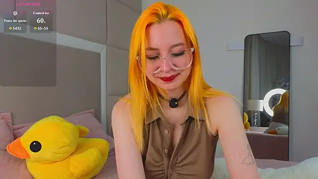 TwinkleFox online show from May 30, 2026, 9:50 am
