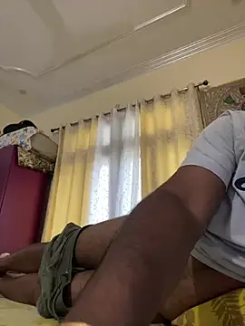 Snapshot of mks071 chatting on May 20, 2026, 8:20 am mks071 online show from May 20, 2026, 8:20 am