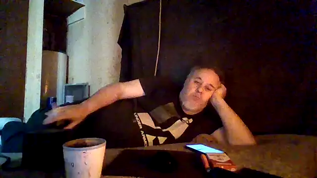 Nightshade1195 online show from May 6, 2026, 5:51 pm