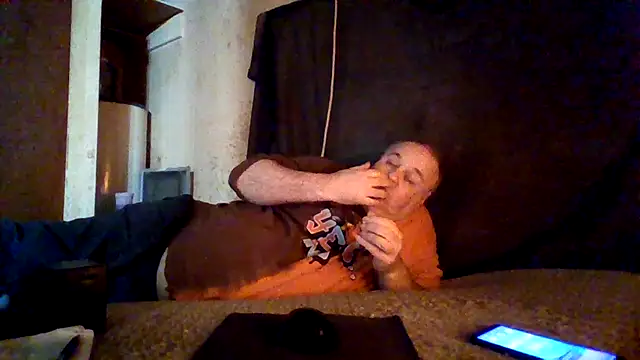 Nightshade1195 online show from May 14, 2026, 9:32 pm