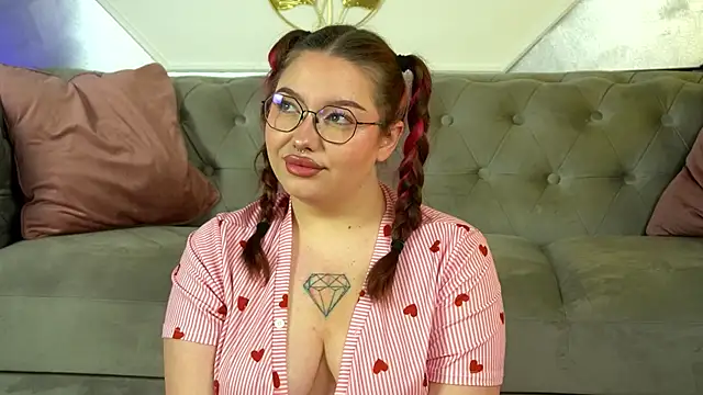 SinfullAngel online show from May 6, 2026, 4:52 am