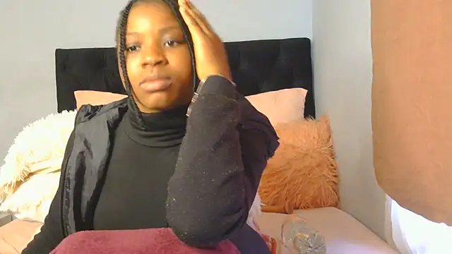 julianaa19 online show from May 26, 2026, 6:31 am