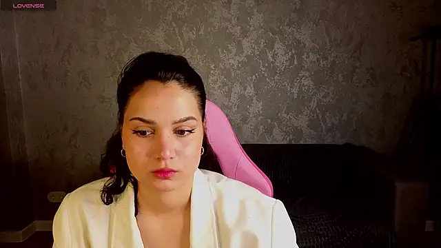Vivien Ross online show from May 8, 2026, 1:11 am